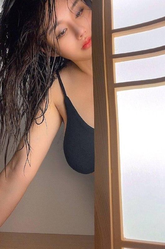 水蜜桃米米 – 日式女汤肉丝黑裙【52P】